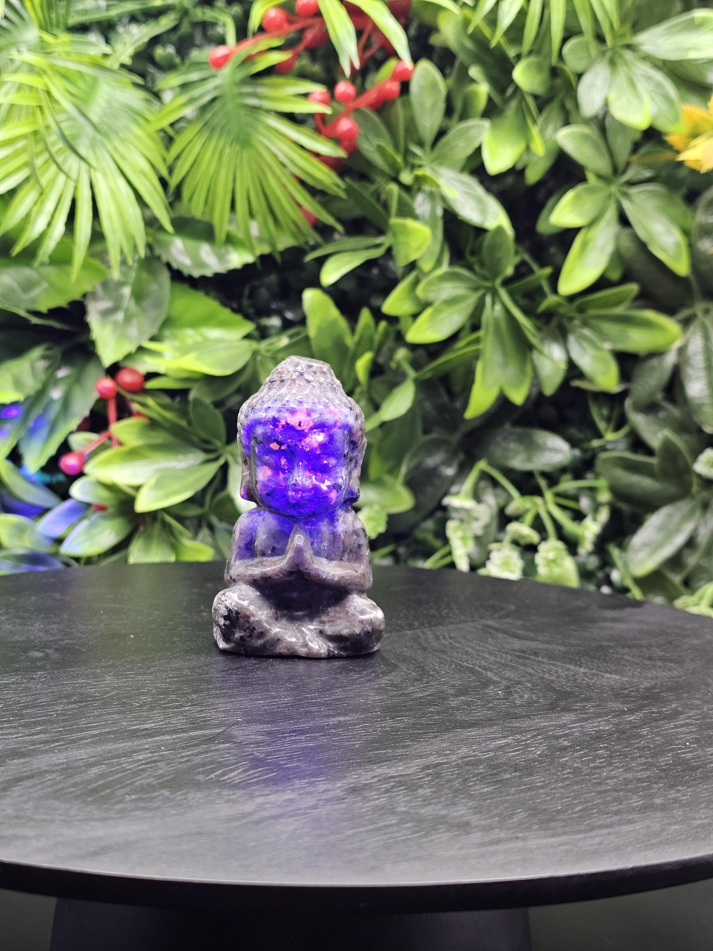 Yooperlite Buddha Carving: Fluorescent Crystal Decor, Spiritual Gift
