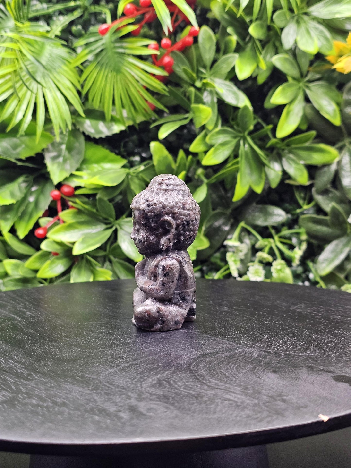 Yooperlite Buddha Carving: Fluorescent Crystal Decor, Spiritual Gift